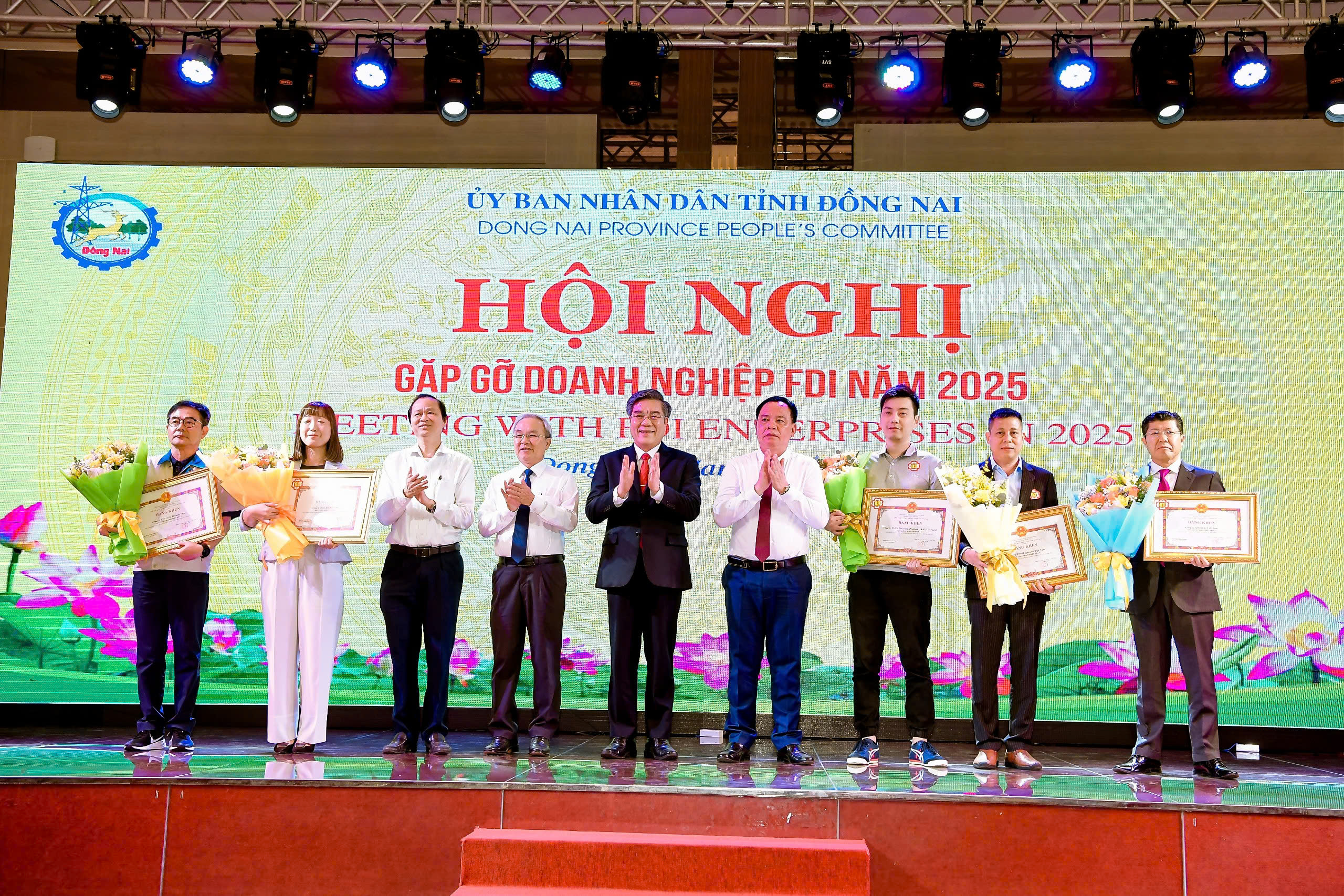 DN Khen thuong FDI.jpg