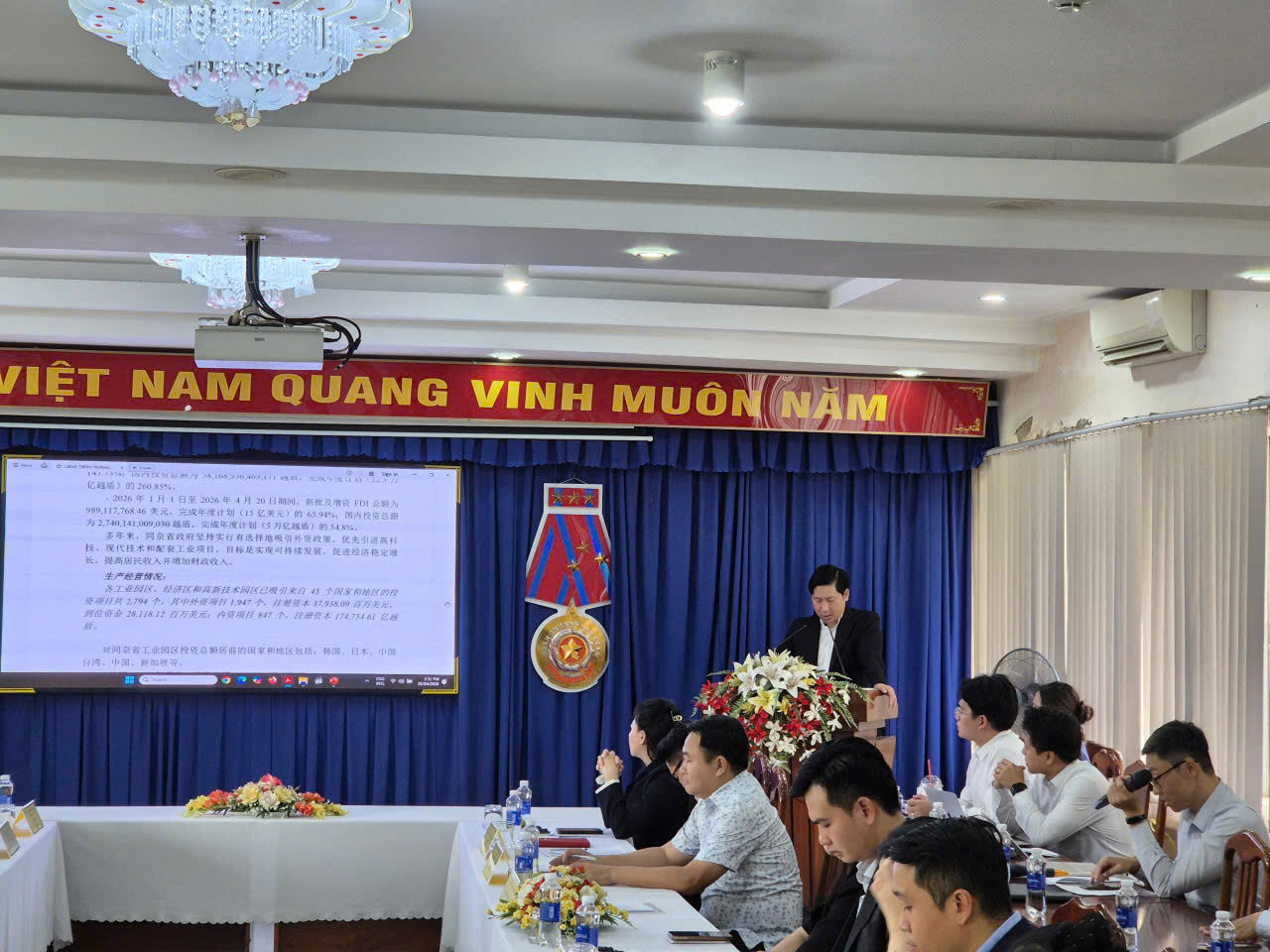 PVP phát biểu trả lời các câu hỏi.jpg