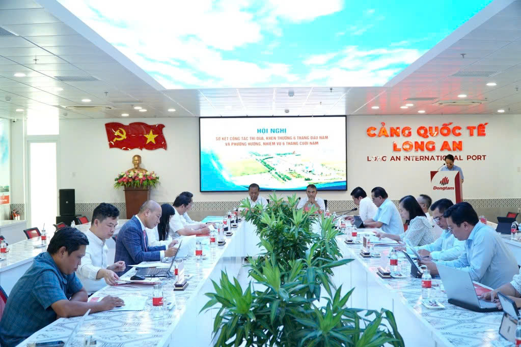Quang cảnh HN sơ kết CTĐ5.jpg