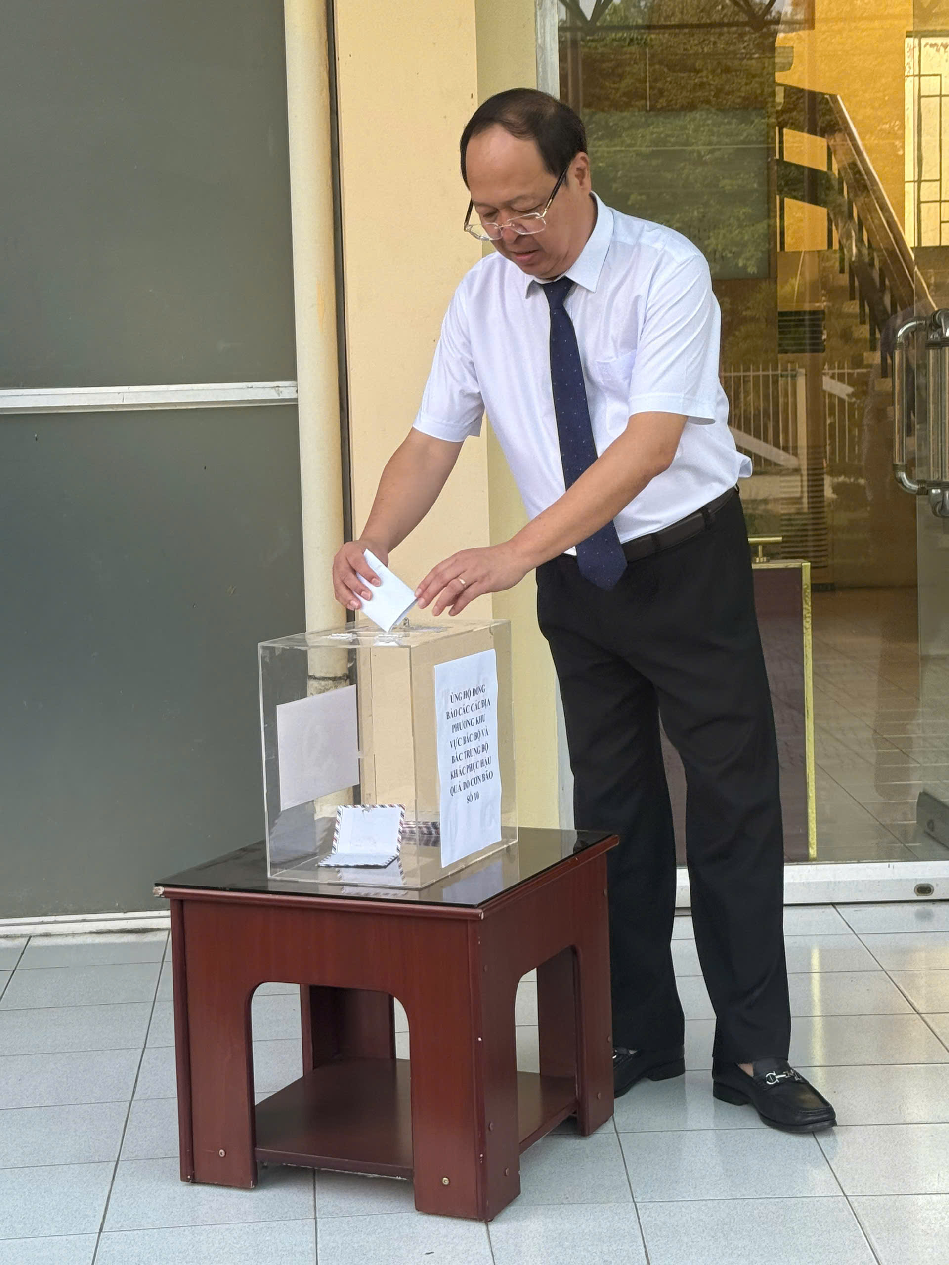 gen-h-ủng hộ bão lũ 2.jpg