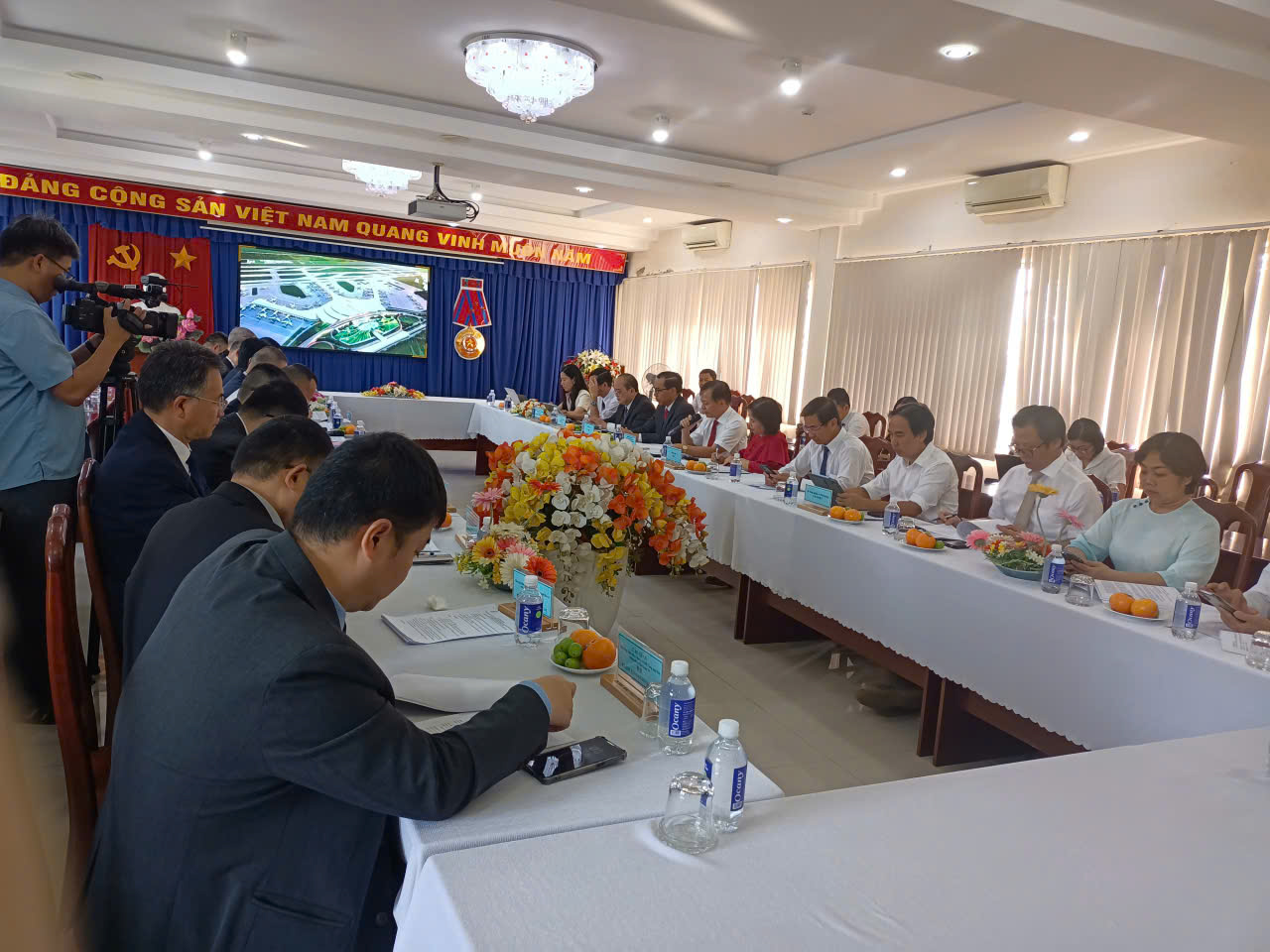 quang canh buoi lam viec.jpg