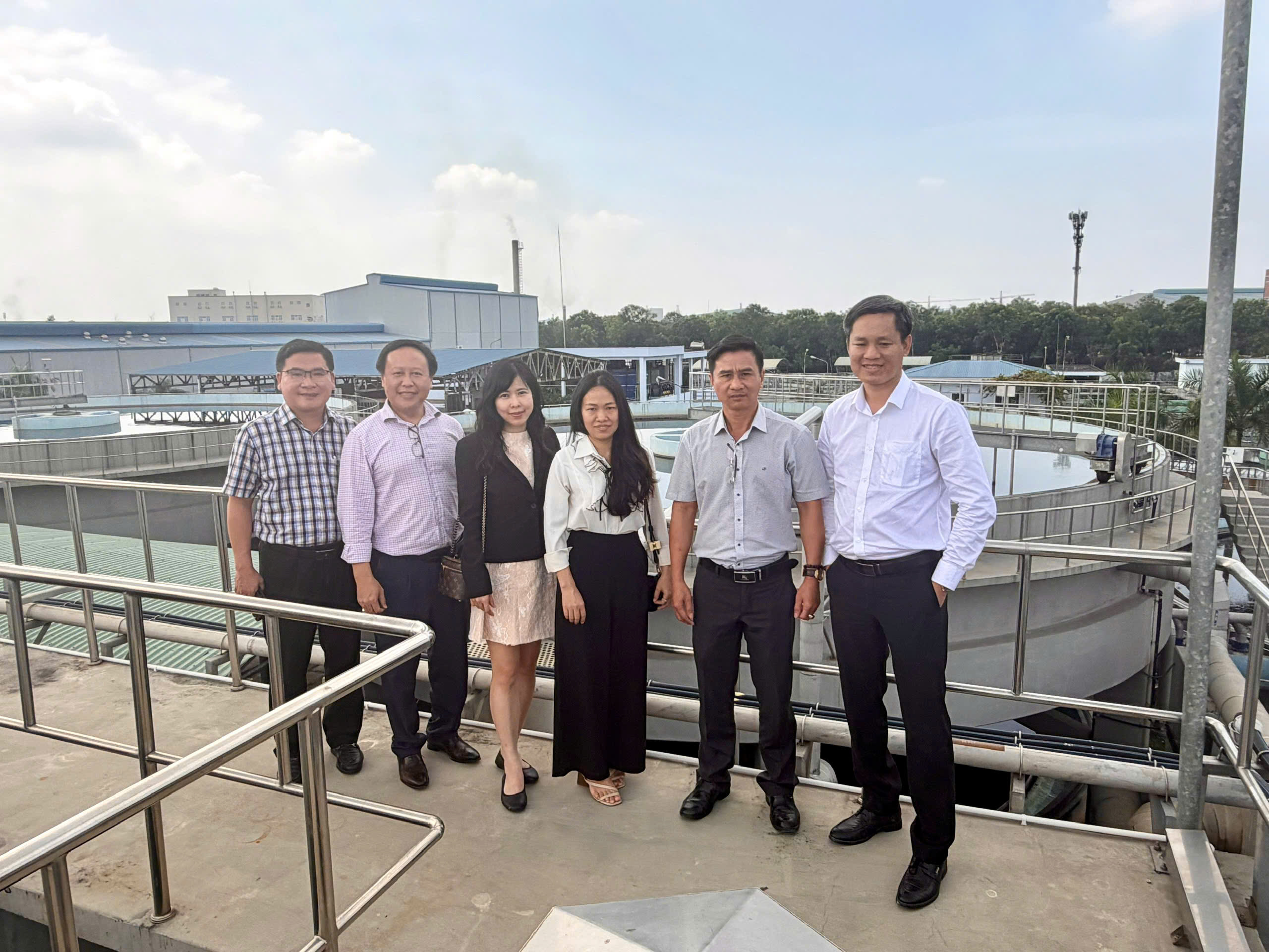 Description: C:\Users\Be Original\Desktop\tham quan nhà máy xử lý nước thải.jpg