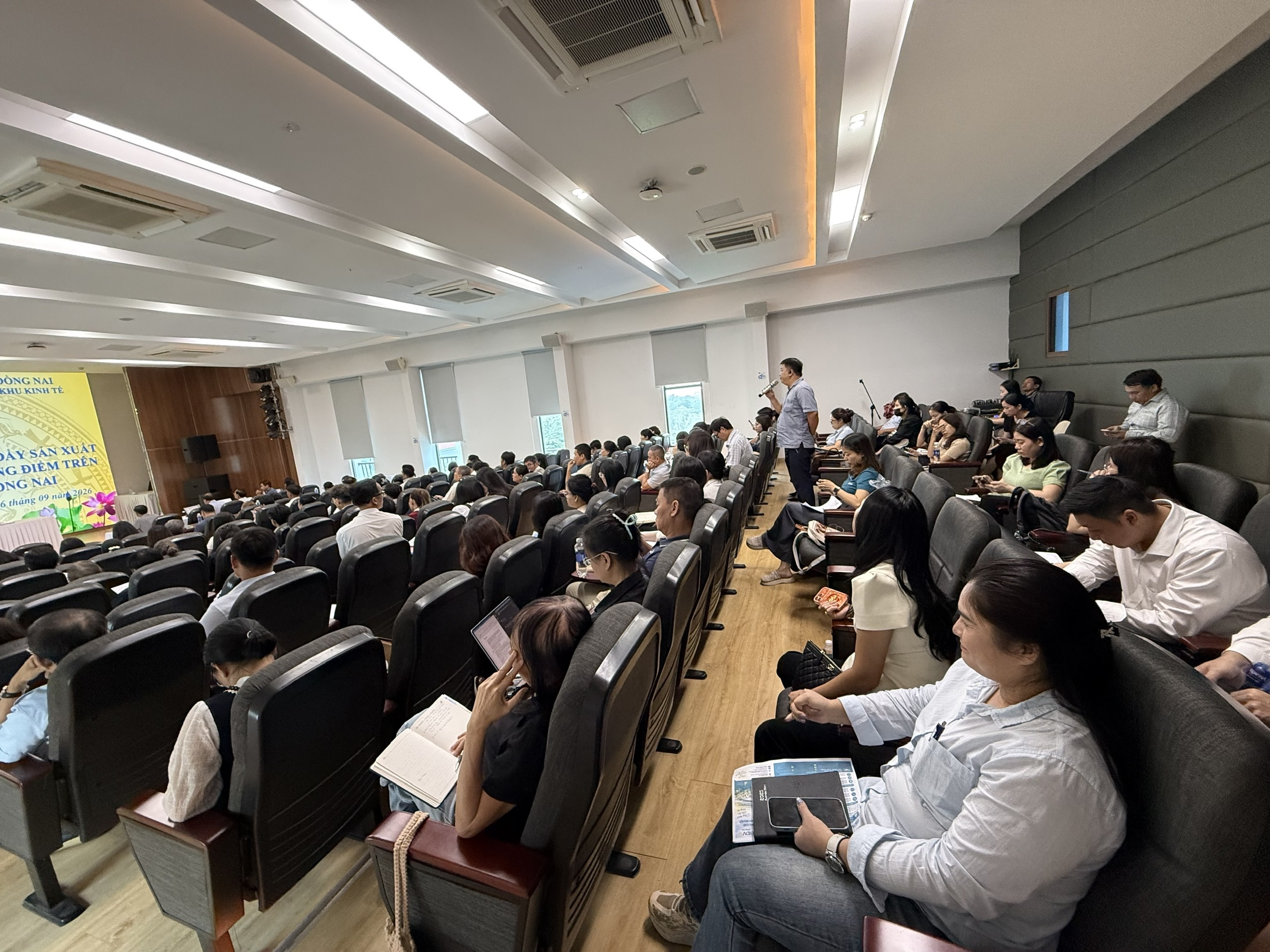 DN phat bieu tai HN 100 DN.jpg