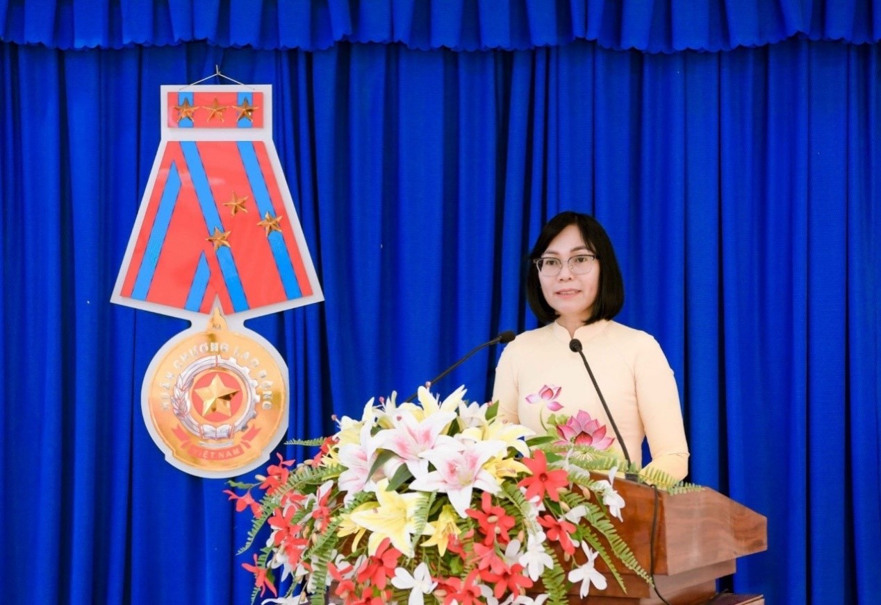 Hinh co Hoang.jpg
